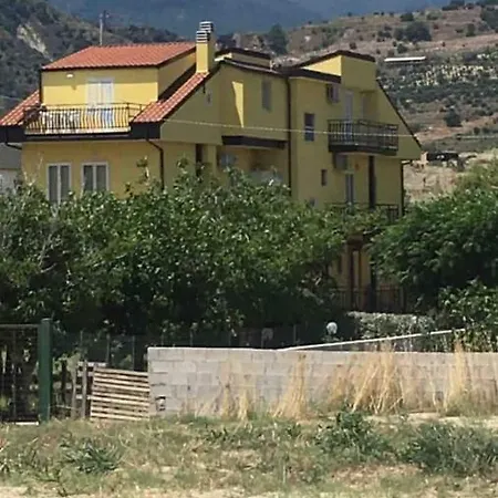 Attichetto Vista Mare Apartment *